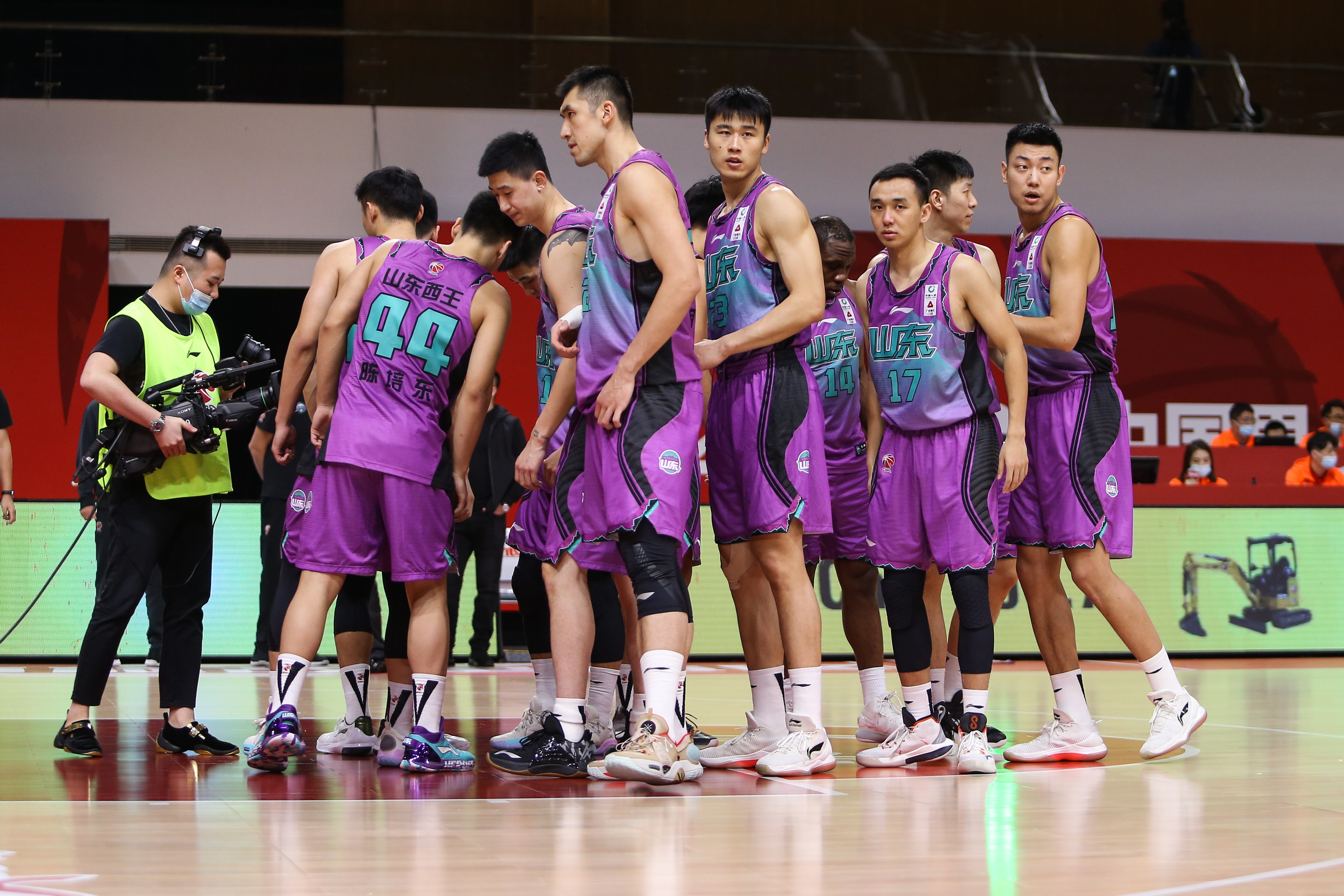 开云官方-山东男篮内部会议纪要流出——赛前止住颓势，德甲使命明确，资深球员宣示担当的简单介绍